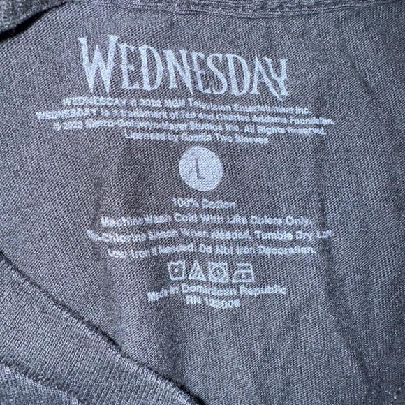 Wednesday Addams * Tears Don’t Fix Anything * T Shirt Dark  Size L  Goth - Picture 3 of 4